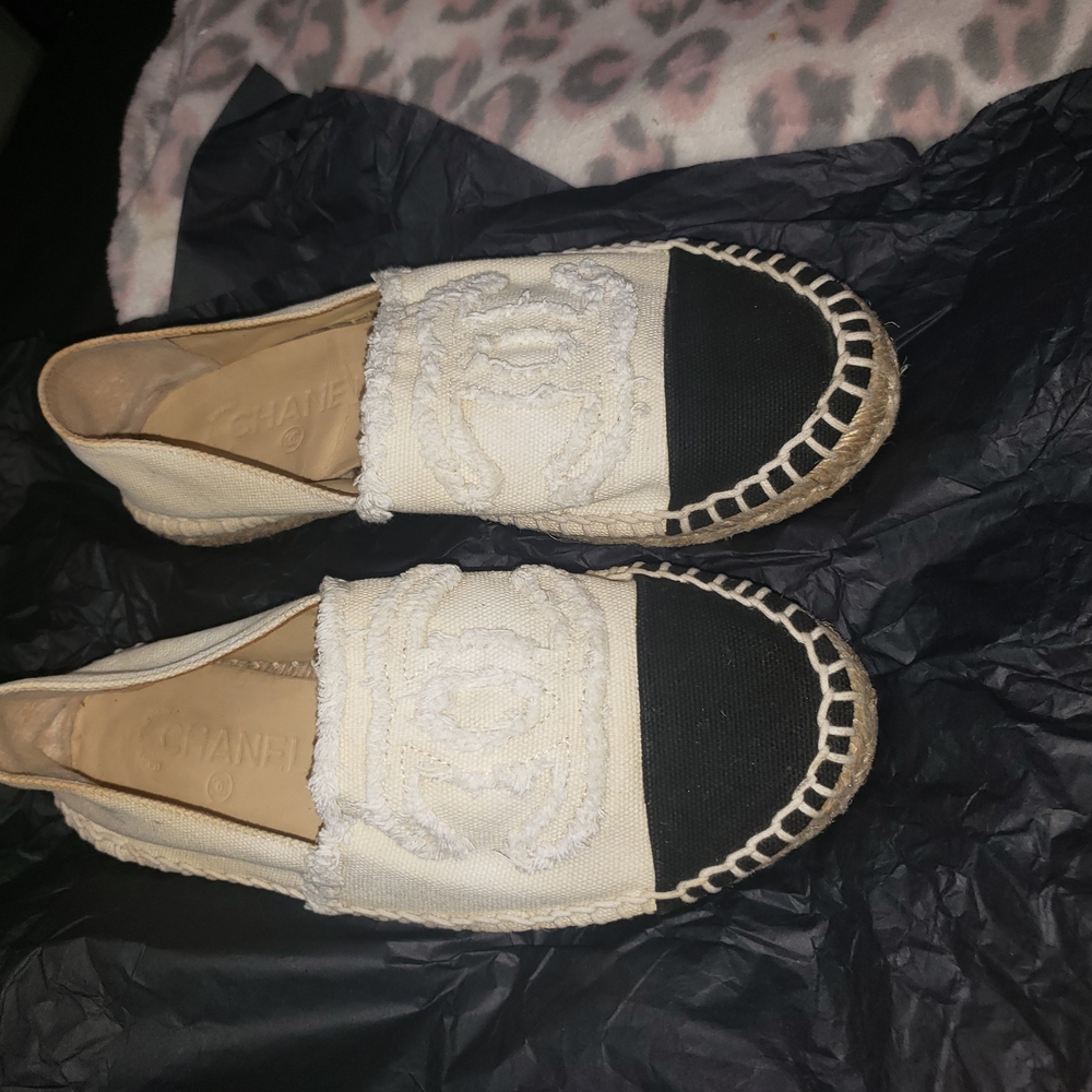 Chic Black and Cream Espadrilles with Canvas Upper